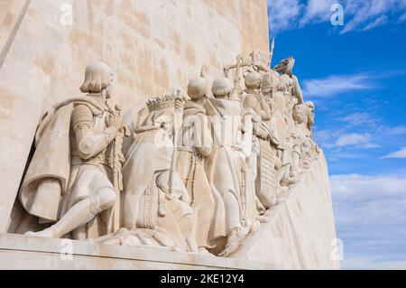 Hommage aux navigateurs portugais : le Grand Monument des découvertes à Lisbonne Banque D'Images