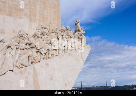 Hommage aux navigateurs portugais : le Grand Monument des découvertes à Lisbonne Banque D'Images