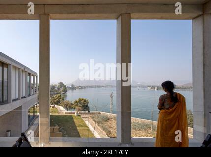 Balcon intérieur. Lake House, Udaipur, Inde. Architecte: Matra Architects , 2020. Banque D'Images