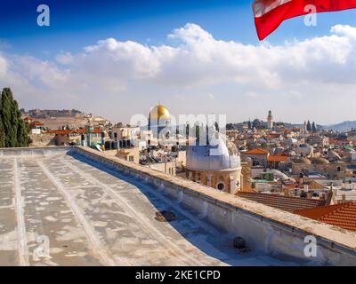 Dôme du Rocher à Jérusalem, Israël. Vue depuis le toit de l'Hospice autrichien. Banque D'Images