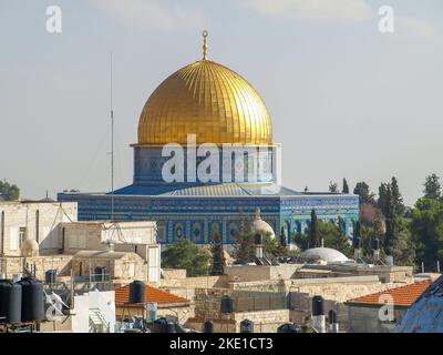 Dôme du Rocher à Jérusalem, Israël. Vue depuis le toit de l'Hospice autrichien. Banque D'Images