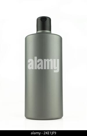 Flacon de gel corps de shampooing gris isolé sur fond blanc Banque D'Images