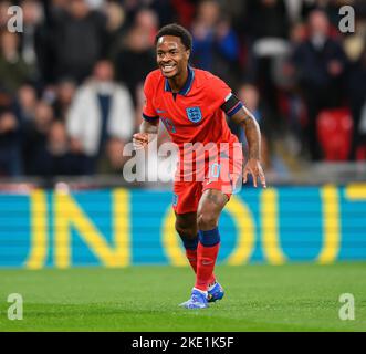 26 septembre 2022 - Angleterre / Allemagne - Ligue des Nations de l'UEFA - Ligue A - Groupe 3 - Stade Wembley Raheem Sterling, l'équipe d'Angleterre, réagit à manquer une chance facile lors du match de la Ligue des Nations de l'UEFA contre l'Allemagne. Image : Mark pain / Alamy Live News Banque D'Images