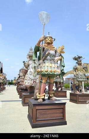 Milan, Italie - 25 juin 2015: Statue de Fornaro - boulanger debout dans un groupe de statues des gens de l'alimentation par Dante Ferretti à l'Expo Milano 2015. Banque D'Images