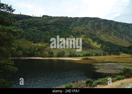 Lac Glendalough dans une journée nuageuse, Irlande Banque D'Images