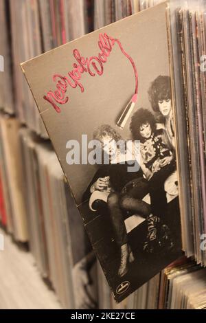 Premier album de New York Dolls sur vinyle Banque D'Images