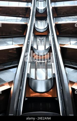 Arbre d'ascenseur dans le navire, Hudson yards, Manhattan Banque D'Images