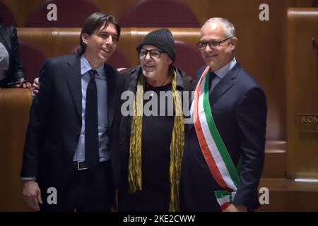 Le chanteur italien Vasco Rossi reçoit le Loup de Capitoline du Maire de Rome Roberto Gualtieri en reconnaissance de sa carrière artistique et de son lien avec la ville. Rome (Italie) 9 novembre 2022 Banque D'Images