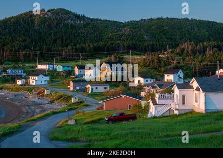 Bâtiments riverains au lever du soleil, Twillingate, Terre-Neuve-et-Labrador, T.-N.-L., Canada Banque D'Images