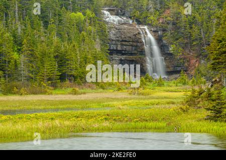 Hidden Falls, Sheaves Cove, Terre-Neuve-et-Labrador, T.-N.-L., Canada Banque D'Images