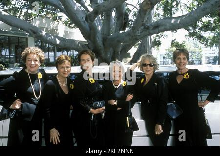 CALENDAR GIRLS, LINDA BASSETT, JULIE WALTERS, CELIA IMRIE, ANNETTE CROSBIE, Helen Mirren, PENELOPE WILTON, 2003 Banque D'Images