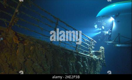 FANTÔMES DE L'ABÎME, MIR SUBMERSIBLE ÉTUDIE L'ÉPAVE DU TITANIC, 2003 Banque D'Images