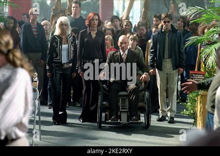 X-MEN 2, HALLE BERRY, FAMKE JANSSEN, PATRICK STEWART, JAMES MARSDEN, 2003 Banque D'Images