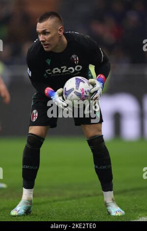 Milan, Italie, 9th novembre 2022. Lukas Skorupski du FC de Bologne pendant la série Un match à Giuseppe Meazza, Milan. Le crédit photo devrait se lire: Jonathan Moscrop / Sportimage Banque D'Images