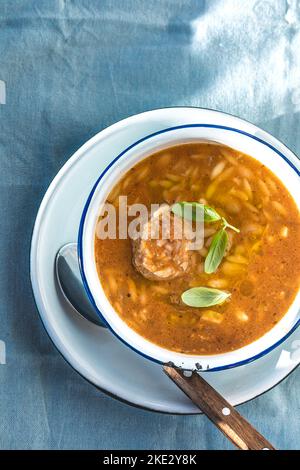 Soupe de pois chiches shawarma agneau avec du yaourt grec Banque D'Images