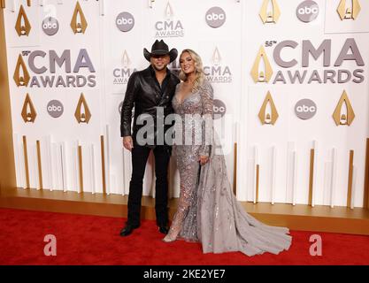 Nashville, États-Unis. 09th novembre 2022. Jason Aldean arrive sur le tapis rouge aux Prix annuels CMA 56th à la Bridgestone Arena de Nashville, Tennessee, mercredi, à 9 novembre 2022. Photo de John Angelillo/UPI crédit: UPI/Alay Live News Banque D'Images