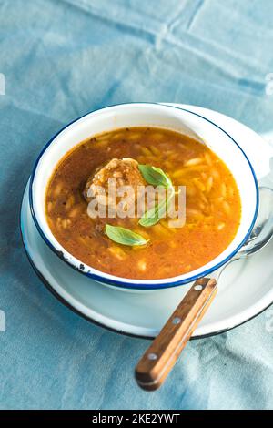 Soupe de pois chiches shawarma agneau avec du yaourt grec Banque D'Images