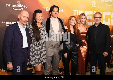 New York, États-Unis. 09th novembre 2022. (G-D) Hugo Blick, Kimberly Guerrero, Chaske Spencer, Samantha Barry, Emily Blunt et Greg Brenman assistent à la première en anglais qui s'est tenue au Metrograph à New York, NY on 9 novembre 2022. (Photo par Efren Landaos/Sipa USA) crédit: SIPA USA/Alay Live News Banque D'Images