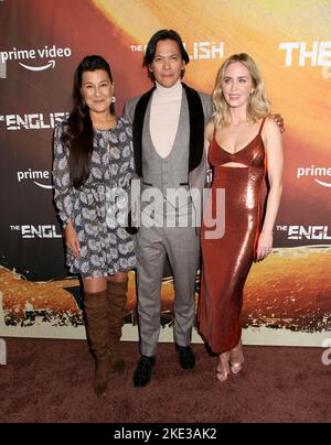 Kimberly Guerrero, Chaske Spencer et Emily Blunt assistent à la première « The English » de New York qui s'est tenue au Metrograph on 9 novembre 2022 à New York, NY ©Steven Bergman/AFF-USA.COM Banque D'Images