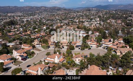 L'après-midi, vue sur un quartier de banlieue de San Marcos, Californie, États-Unis. Banque D'Images