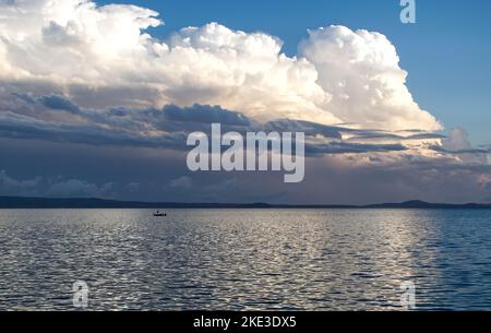 Paysage du lac Bolsena. Province de Viterbo, Latium, Italie. Banque D'Images