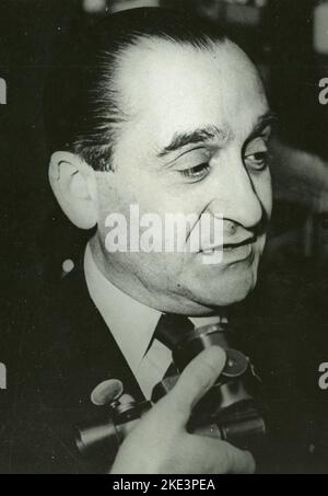 Homme politique français et Premier ministre Pierre Mendes France, Paris, France 1954 Banque D'Images