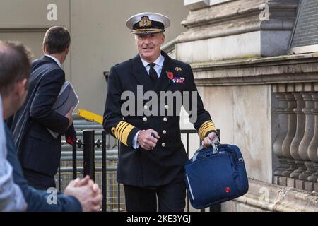 L'amiral Sir Benjamin John Key, KCB, CBE, ADC est un officier supérieur de la Marine royale à Whitehall, dans le centre de Londres, au Royaume-Uni Banque D'Images