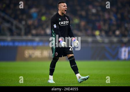 Milan, Italie. 09 novembre 2022. Lukasz Skorupski du FC de Bologne célèbre lors de la série Un match de football entre le FC Internazionae et le FC de Bologne. Credit: Nicolò Campo/Alay Live News Banque D'Images