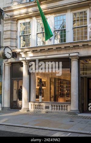 Bottega Veneta, une boutique de mode pour femmes sur Old Bond Street, Mayfair, Londres, Angleterre, Royaume-Uni Banque D'Images