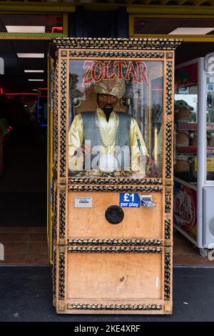 Zoltar parle machine à l'arcade de divertissement, Leysdown on Sea, île de Shepey, Kent, Angleterre, ROYAUME-UNI Banque D'Images