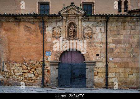 Façade de l'église Santa Maria de los Caballeros, Salamanque, Castille et Leon, Espagne Banque D'Images