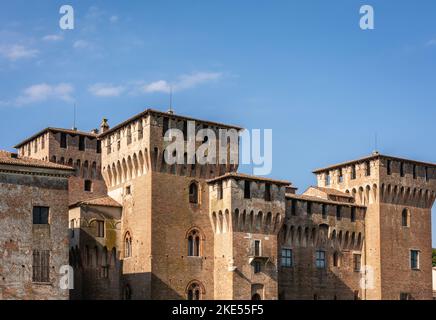 Castello di San Giorgio (Château de Saint George) est un château rectangulaire amarré à Mantua, situé dans le coin nord-est de la ville. Banque D'Images