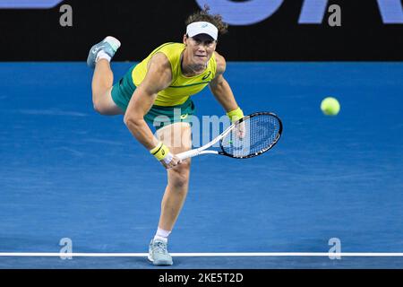 Glasgow, Écosse, 10 novembre 2022. Samantha Stosur en Australie, photographié en action lors d'un match de tennis double entre Flipkens - Bonaventure et Sanders - Stosur, un couple australien, se disputent trois fois le match entre la Belgique et l'Australie lors de la phase de groupe de la finale de la coupe Billie Jean King à Glasgow, Écosse le jeudi 10 novembre 2022. La compétition internationale des équipes féminines a lieu de 8 novembre à 13 novembre 2022. BELGA PHOTO LAURIE DIEFFEMBACQ Banque D'Images