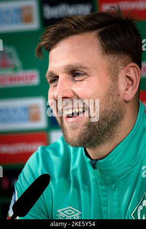 Brême, Allemagne. 10th novembre 2022. Niclas Füllkrug de Werder Bremen parle lors d'une conférence de presse. L'attaquant Werder de Brême, âgé de 29 ans, se déplace avec l'équipe nationale allemande pour la coupe du monde au Qatar. Credit: Sina Schuldt/dpa/Alay Live News Banque D'Images