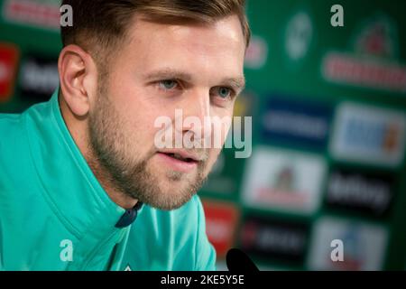 Brême, Allemagne. 10th novembre 2022. Niclas Füllkrug de Werder Bremen parle lors d'une conférence de presse. L'attaquant Werder de Brême, âgé de 29 ans, se déplace avec l'équipe nationale allemande pour la coupe du monde au Qatar. Credit: Sina Schuldt/dpa/Alay Live News Banque D'Images