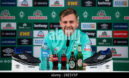 Brême, Allemagne. 10th novembre 2022. Niclas Füllkrug de Werder Bremen parle lors d'une conférence de presse. L'attaquant Werder de Brême, âgé de 29 ans, se déplace avec l'équipe nationale allemande pour la coupe du monde au Qatar. Credit: Sina Schuldt/dpa/Alay Live News Banque D'Images