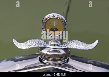 Indicateur de température de l'eau sur le dessus du radiateur d'une voiture Ford modèle A 1931 Banque D'Images