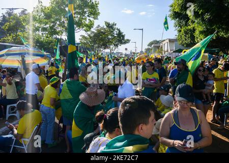 Campo Grande, MS, Brésil - 06 novembre 2022: Des manifestants brésiliens dans les rues demandant une intervention fédérale après l'élection de Lula. Duque de Caxias Banque D'Images