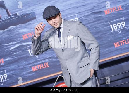 Berlin, Allemagne. 10th novembre 2022. Pierre Kiwitt vient à la première de la série Netflix 1899 à Funkhaus Berlin. Credit: Annette Riedl/dpa/Alay Live News Banque D'Images