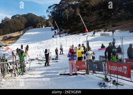 Station de ski de Thredbo, située dans le parc national de Kosciuszko, dans les Snowy Mountains de Nouvelle-Galles du Sud, en Nouvelle-Galles du Sud, en Australie. 11/7/22 Banque D'Images