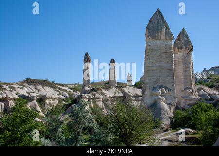 Parc national de Göreme et sites de la roche. Fairy Chimneys formation de rochers près de Göreme, en Cappadoce en Turquie. Banque D'Images