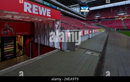 Visite de RheinEnergieStadion - le terrain de jeu officiel du FC Koln, Allemagne Banque D'Images