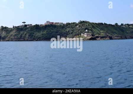 Procida - Punta di Pioppeto dall'aliscafo Banque D'Images