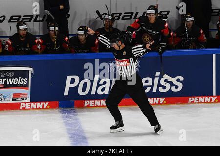 KREFELD, ALLEMAGNE - 10 NOVEMBRE 2022: Coupe Deutschland 2022, le jeu Allemagne - Danemark à Yayla-Arena Banque D'Images