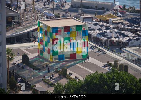 Centre Pompidou au port de Málaga, Espagne. Banque D'Images