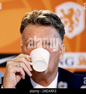 ZEIST - entraîneur national Louis van Gaal de l'équipe nationale néerlandaise lors d'une conférence de presse. Il explique sa sélection pour la coupe du monde au Qatar. ANP MAURICE VAN STEEN Banque D'Images