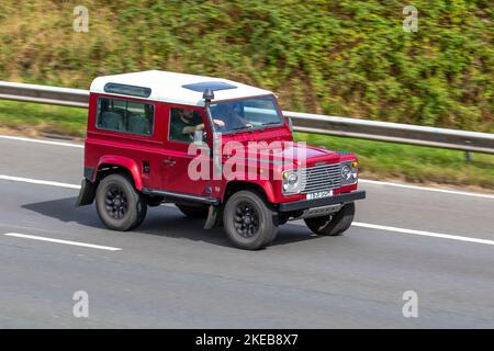 1999 90s années 90 Red LAND ROVER DEFENDER TD5 GS 5STR SWB automatique à 2495cc 4 vitesses Banque D'Images