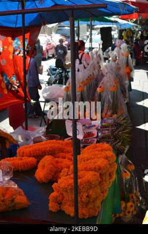 Marché aux fleurs Bangkok coloré Dékoration frais floral Banque D'Images