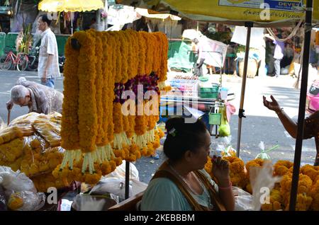 Marché aux fleurs Bangkok coloré Dékoration frais floral Banque D'Images