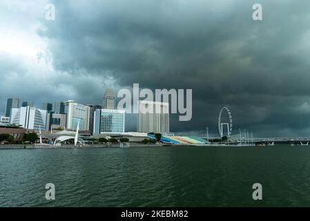 Nuages orageux au-dessus de Marina Bay Banque D'Images